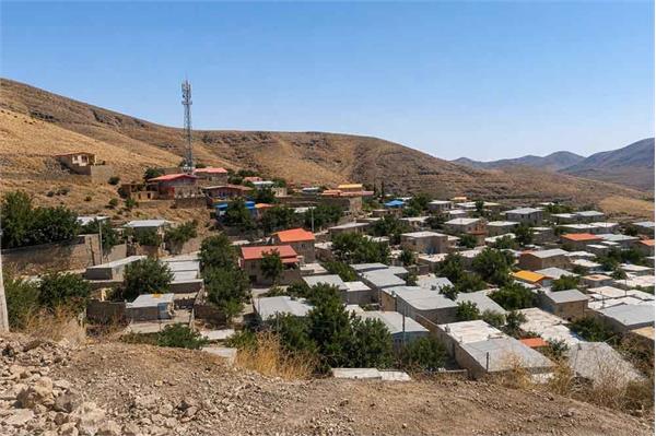 توسعه‌ی زیرساخت‌های ارتباطی بخش قاهان با اجرای ۱۴ سایت روستایی