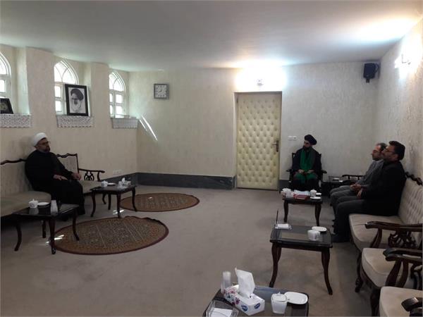 نماز جمعه یک رسانه گویا وزنده است