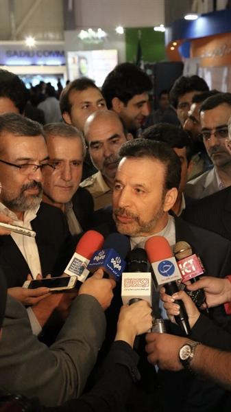 دکتر واعظی در بازدید از نمایشگاه تلکام: حضور شرکت های خارجی در تلکام افرایش یافته است
