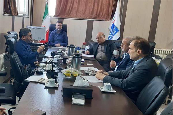 رسیدگی به تخلفات ۴ دفتر پیشخوان قم در اولین کارگروه استانی سال ۱۴۰۵