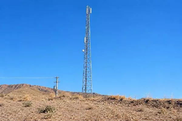 بهره‌مندی روستاهای بخش سلفچگان از پوشش پایدار شبکه تلفن همراه و اینترنت