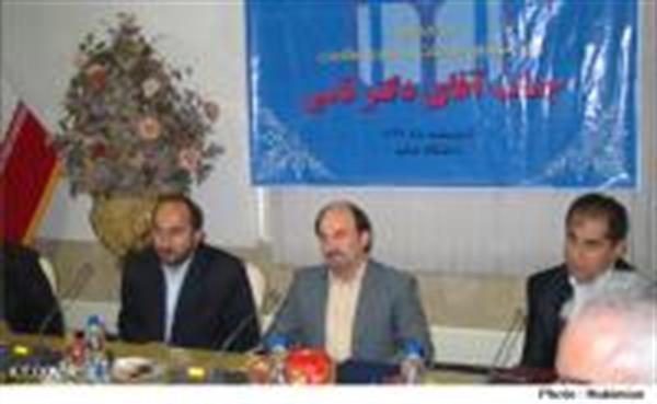 وزیر ارتباطات و فناوری اطلاعات در دانشگاه شاهد قم : ایجاد پژوهشگاه ICT در دانشگاه های کشور از برنامه های وزارت ارتباطات است