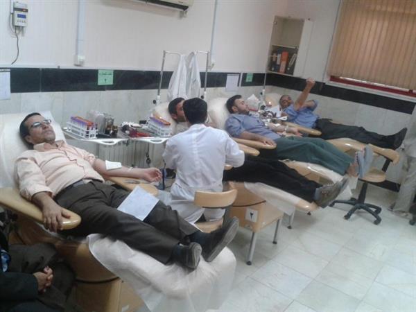 اهداء خون کارکنان اداره کل ارتباطات و فناوری اطلاعات استان قم در روز کارمند
